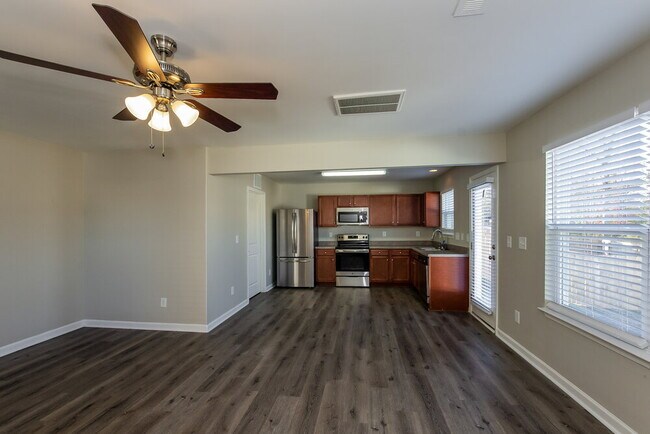 Foto del edificio - 913 Cassidy Dr