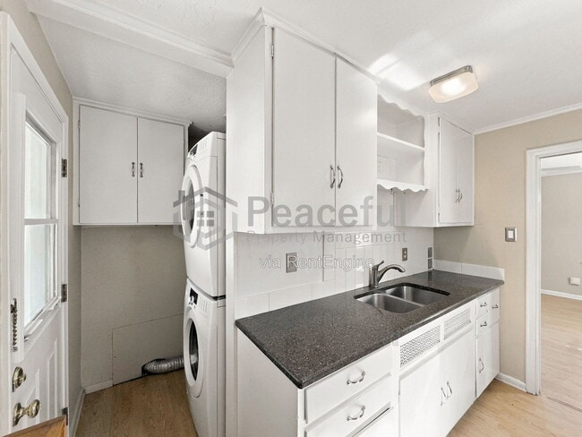 Building Photo - 575 I St