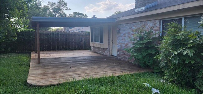 Building Photo - 9211 Twin Hills Dr