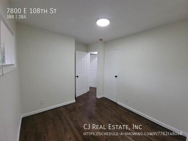 Building Photo - 7800 E 108th St