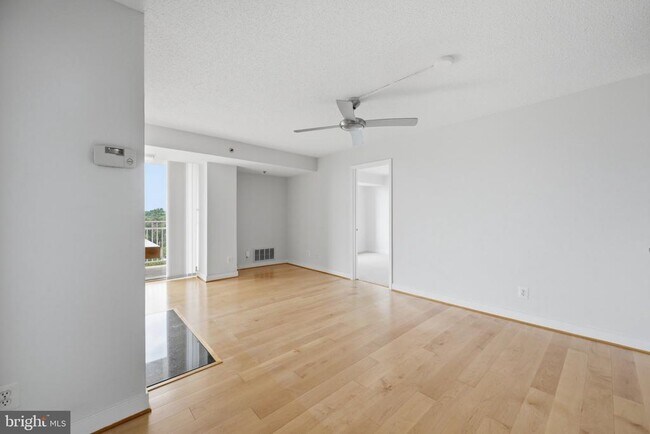 Building Photo - 7500 Woodmont Ave