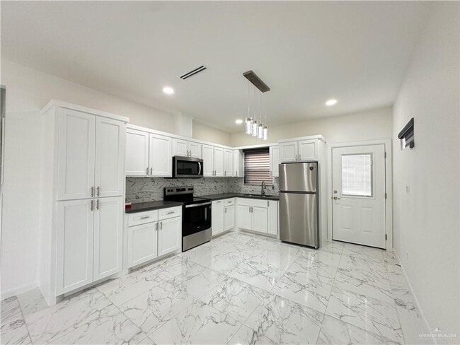 Building Photo - 12 N "E" St