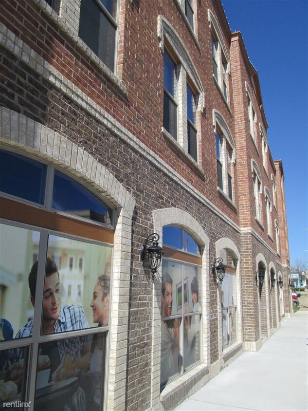 Foto principal - 210 S Locust St