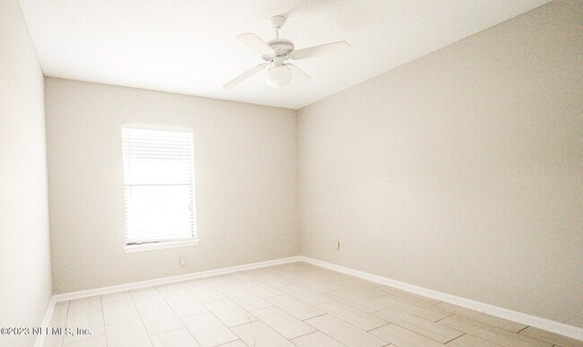 Building Photo - 7350 Hawks Cliff Dr