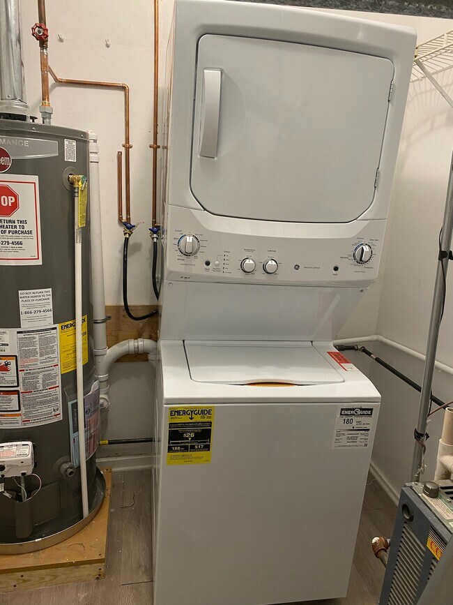 Foto del edificio - 1877 N Milwaukee Ave