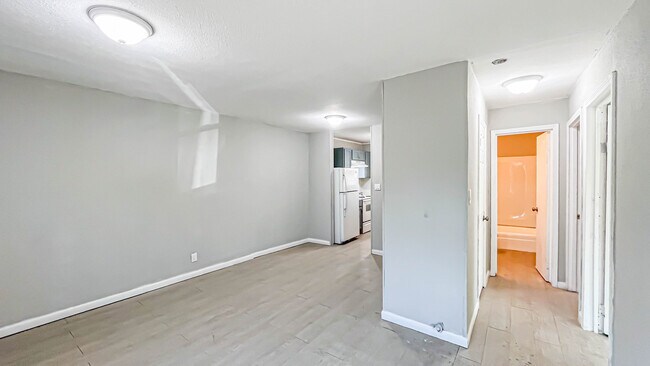 Foto del edificio - 1379 Sanford Ave