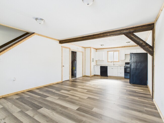 Building Photo - 2881 Elvira Ave