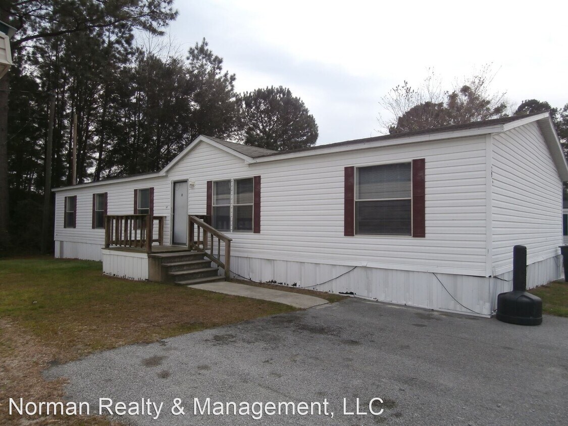 Primary Photo - 944 Hollywood Dr