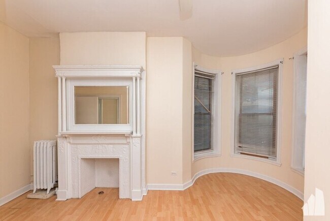 Building Photo - 477 W Deming Pl