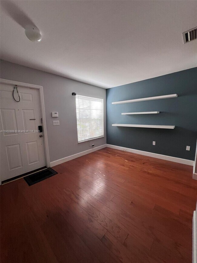 Foto del edificio - 17097 NW 23rd St