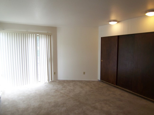 Building Photo - Duplex in Seattle