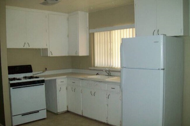 Building Photo - 403 W Howe St