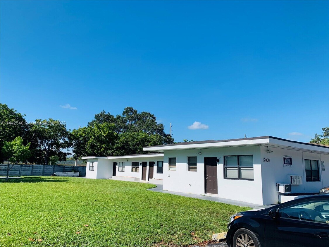 2030 NE 162nd St Unit 4, North Miami Beach, FL 33162 Room for Rent in