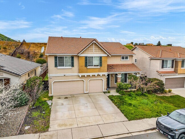Foto del edificio - EXTRA LARGE HOME AND LOT... NESTLED IN THE ANTIOCH HILLS... 5 BEDS/3 BATHS/LARGE LIVING ROOM AND ...