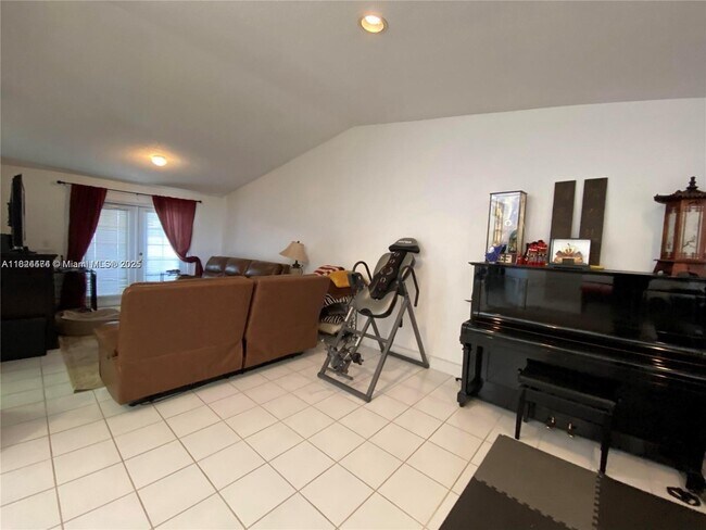 Building Photo - 16852 SW 148th Ave