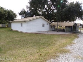 Building Photo - 212 Thoroughbred Dr