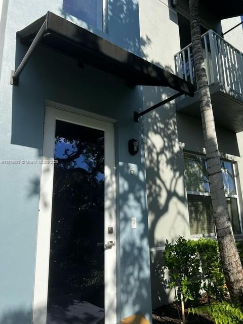 Foto del edificio - 440 NE 35th Ct