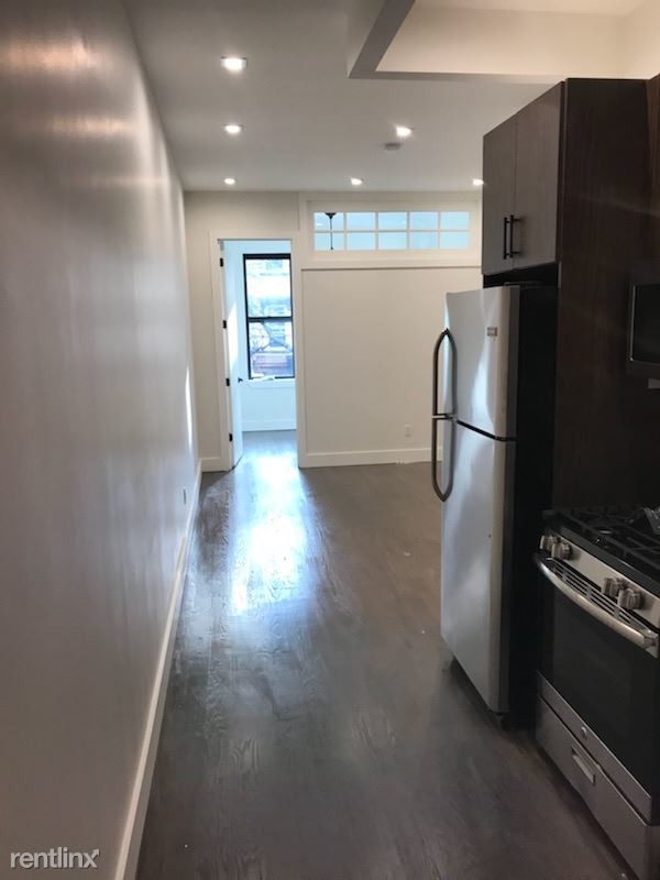 Foto principal - 657 Seneca Ave