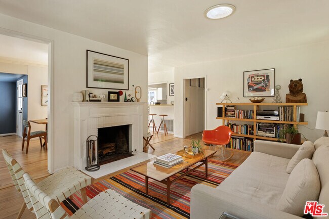 Foto del edificio - 8534 Walnut Dr