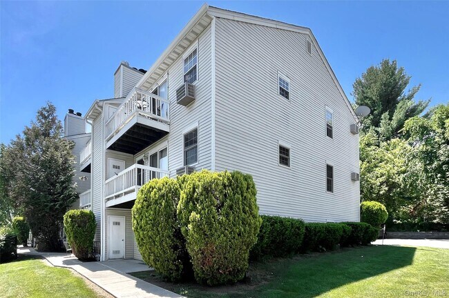 Foto del edificio - 18 Lexington Hills Rd
