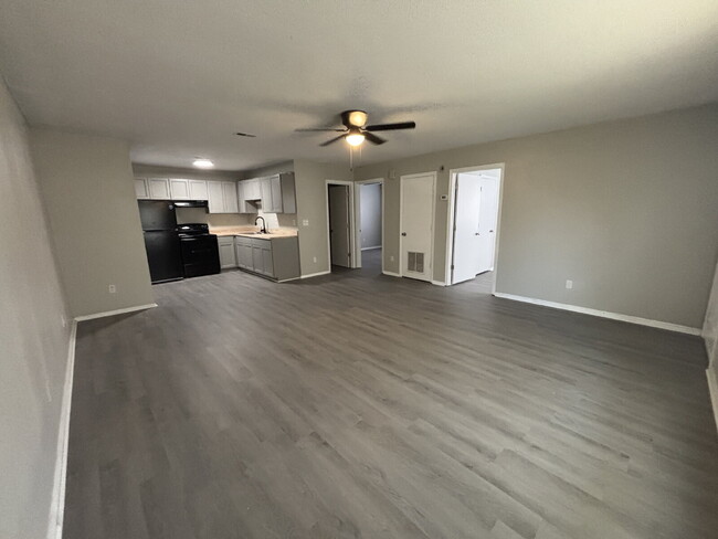 Building Photo - Newly Renovated 2-Bedroom Retreat in Jaspe...