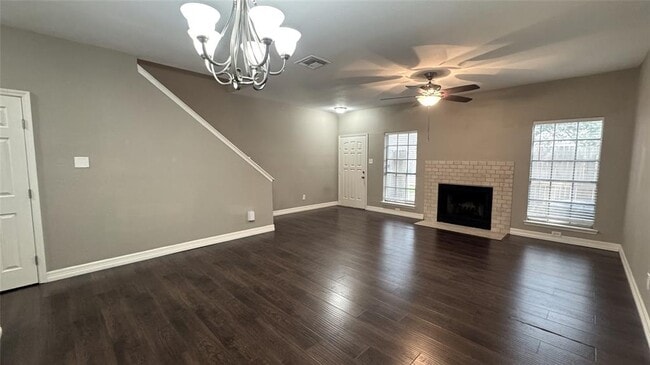 Building Photo - 17573 Red Oak Dr