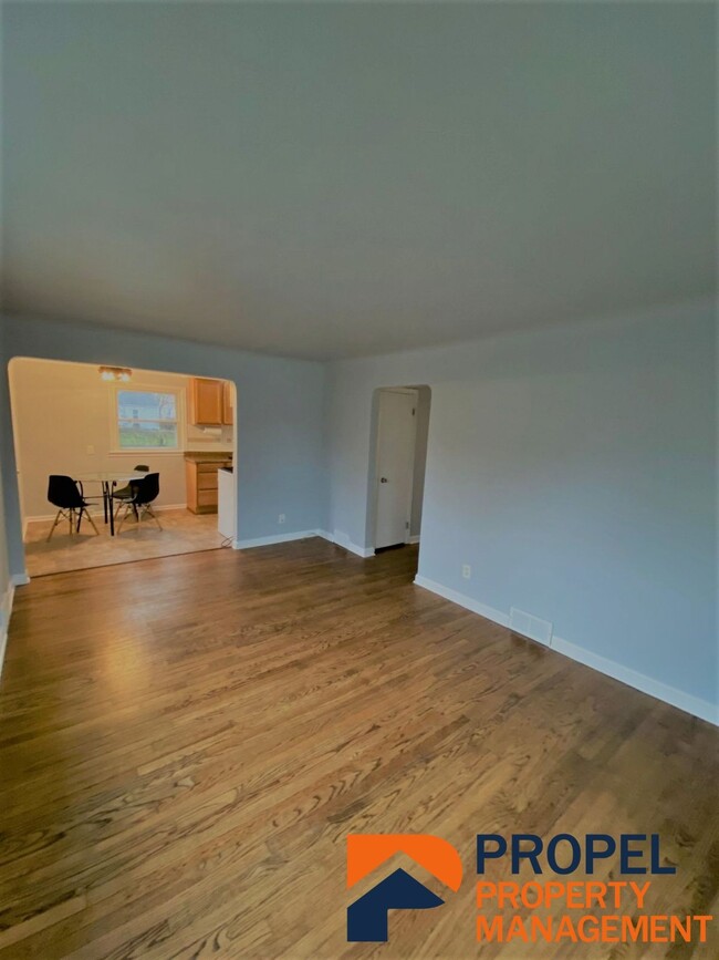 Building Photo - 17085 Euclid Ave