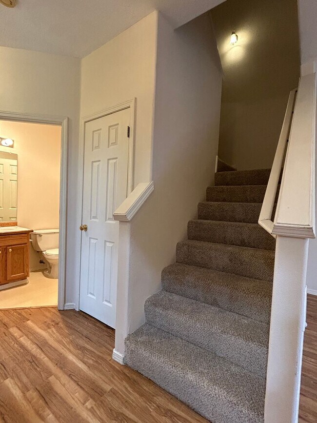 Foto del edificio - Three Bedroom Duplex