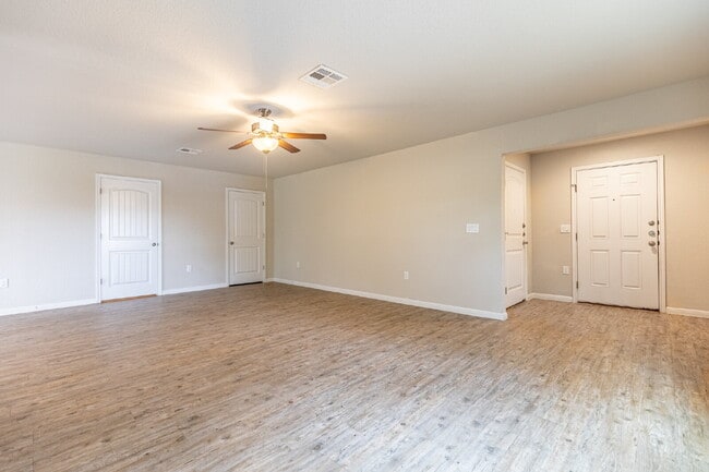 Building Photo - 10322 Relic Oaks