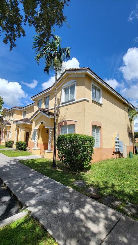 Foto principal - 2841 SE 15th Rd