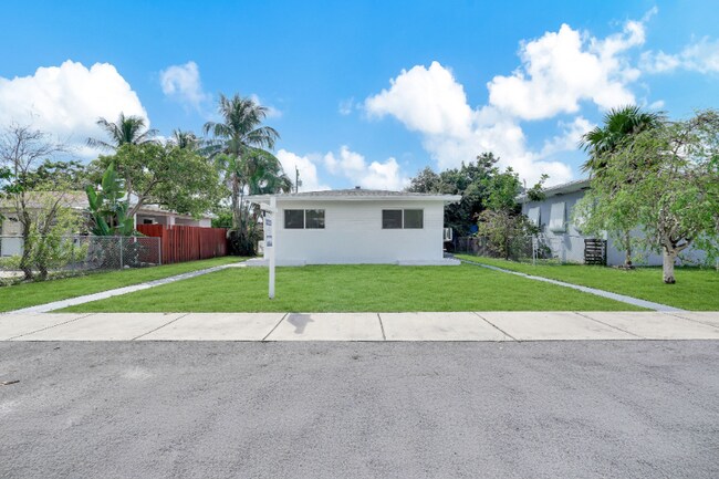 Foto del edificio - 2212 Roosevelt St