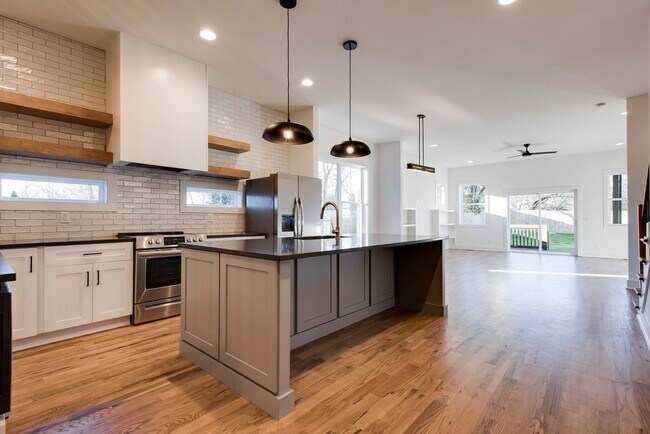 Foto del edificio - New Construction Modern Luxury in Nashville