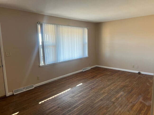 Foto del edificio - 5079 Byers Rd