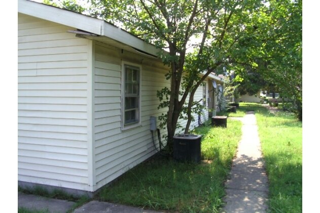 Building Photo - 400 Summitt Ave