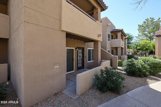 Foto del edificio - 9451 E Becker Ln