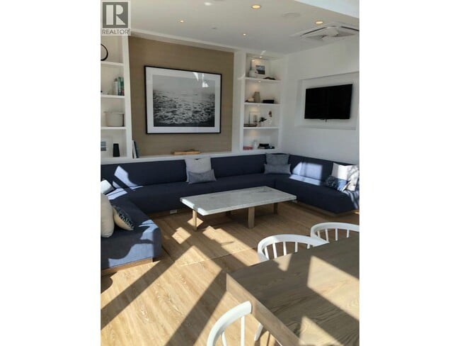 Building Photo - 4656 Orca Wy