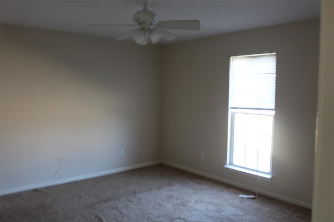 Foto del edificio - 132 Westcott Ln