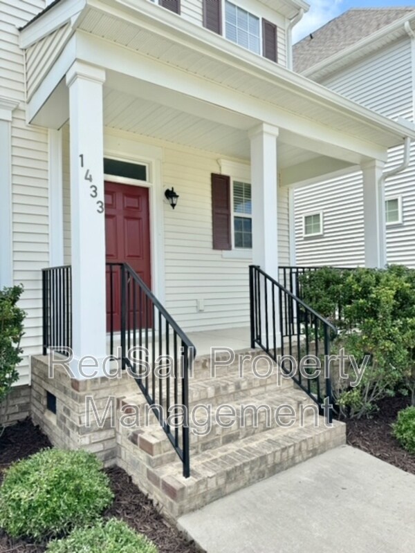 Foto del edificio - 1433 Independence Blvd