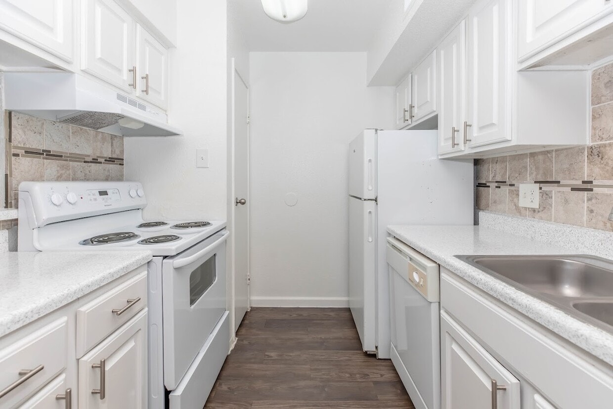 Foto principal - 12335 Antoine Dr