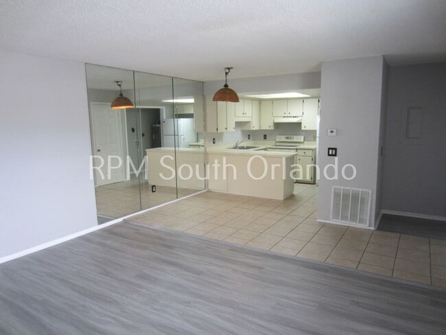 Foto del edificio - 36 Windtree Ln