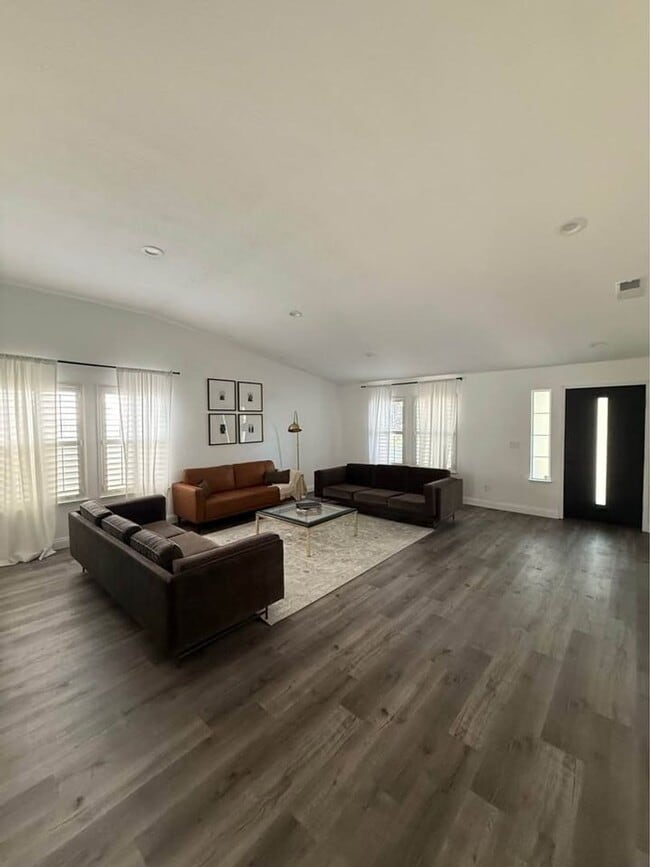 Building Photo - Beautiful Home for Rent – Mather, CA