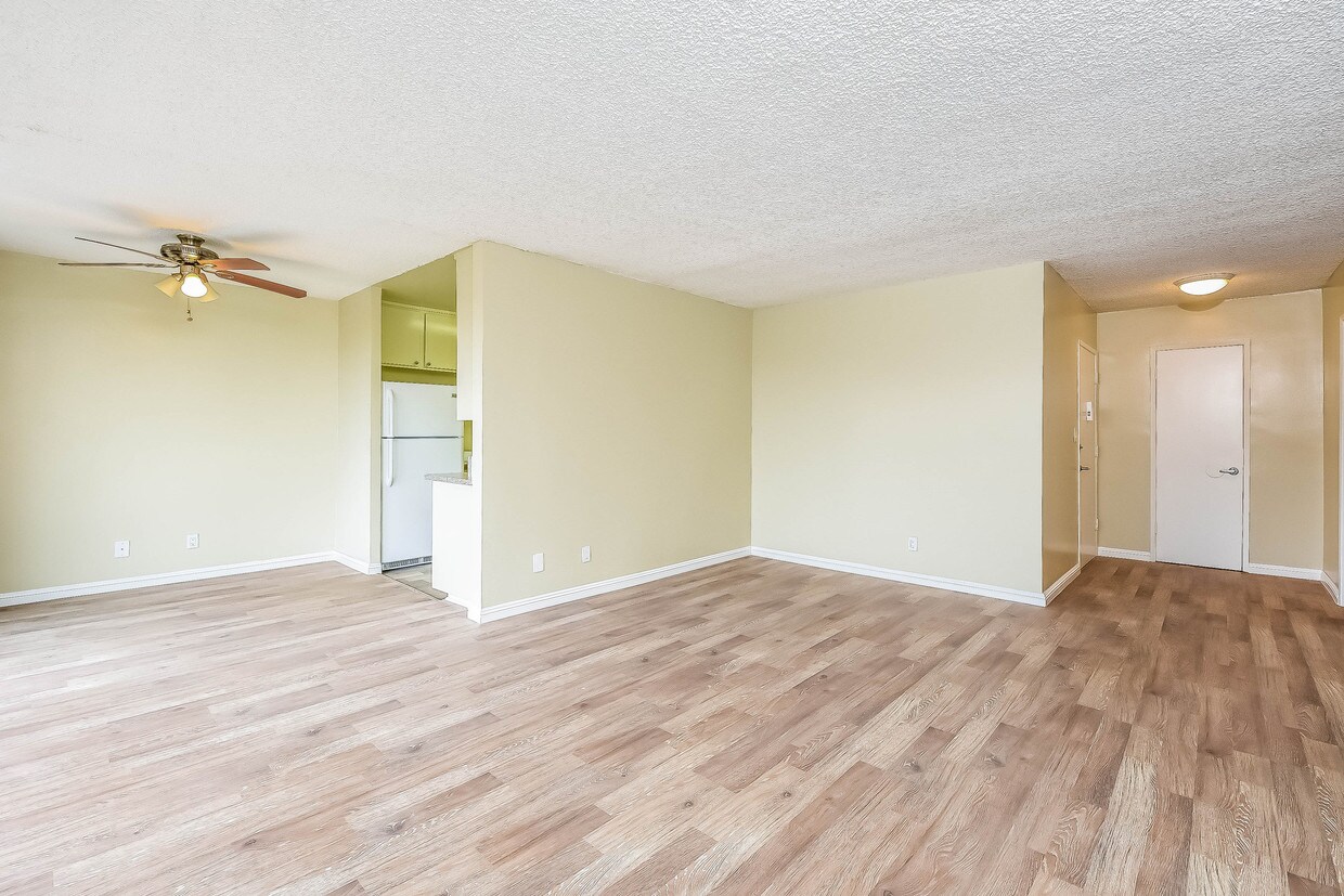 Primary Photo - 3848 W 226th St