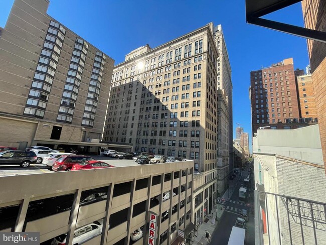 Building Photo - 112 S 13th St