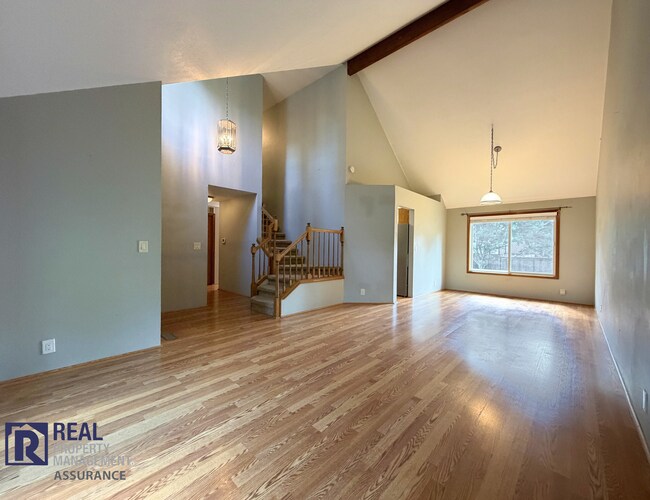 Foto del edificio - Spacious 3-Bedroom Home with 2-Car Garage in Beaverton