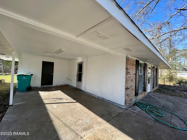 Building Photo - 1115 Pandora St