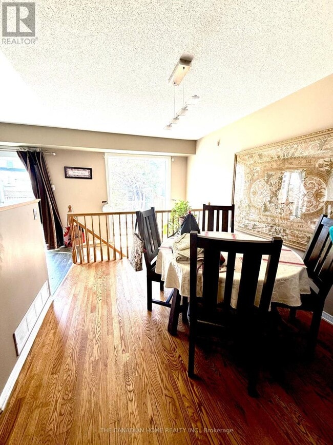 Building Photo - 1435 Lynx Crescent