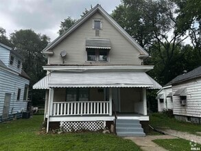 Building Photo - 1031 E Behrends Ave