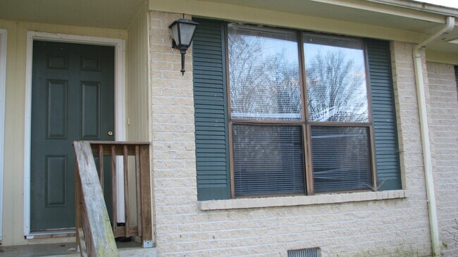 Building Photo - 2785 Vance Dr NW Apt # 2