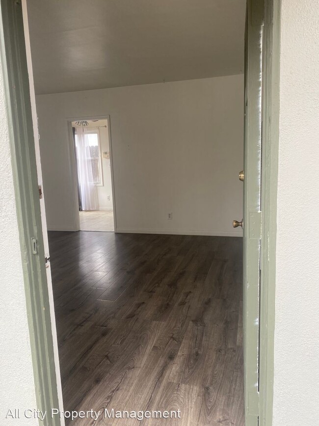 Building Photo - 2 br, 1 bath House - 3707 1/2 Cerritos Ave