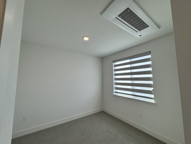 Building Photo - 201 W Rustica Dr